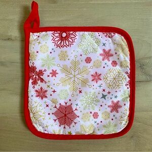 🔶 {4/$12} Holiday Snowflake Kitchen Pot Holder